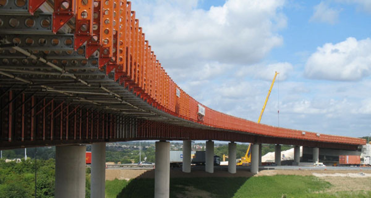 A2/A282 bridge construction and road widening for Costain
