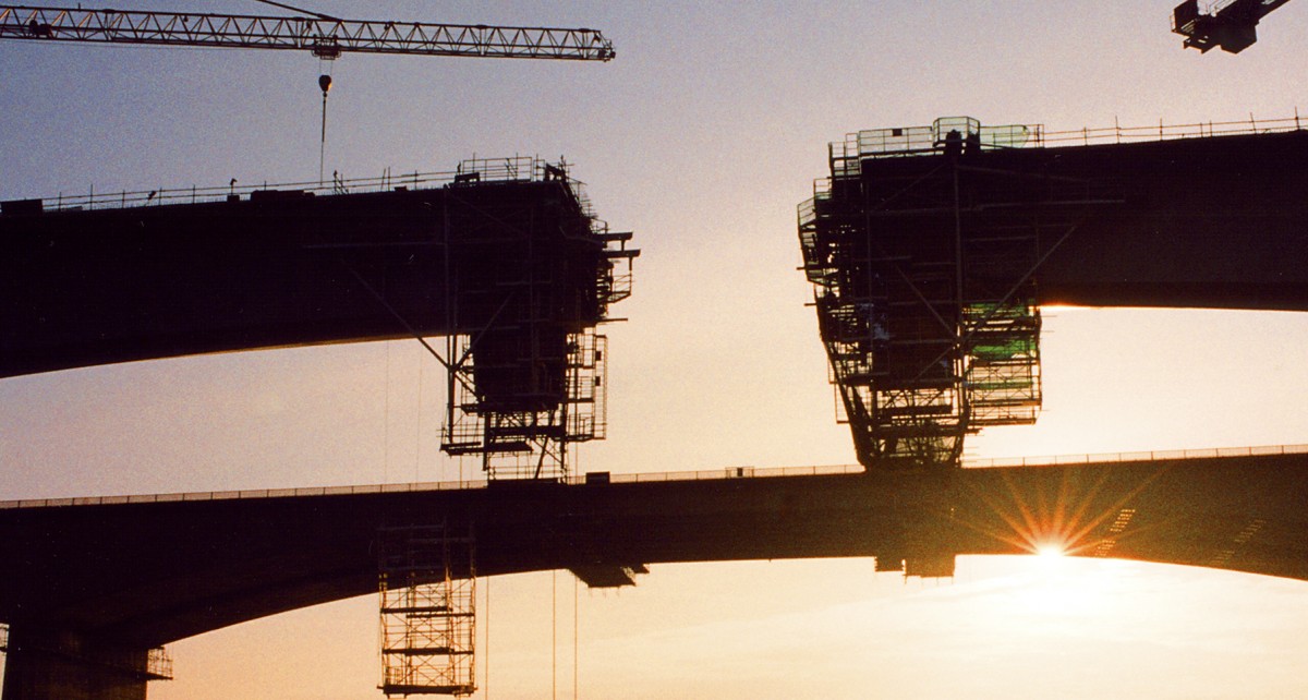 M2 Bridge, major civil engineering project